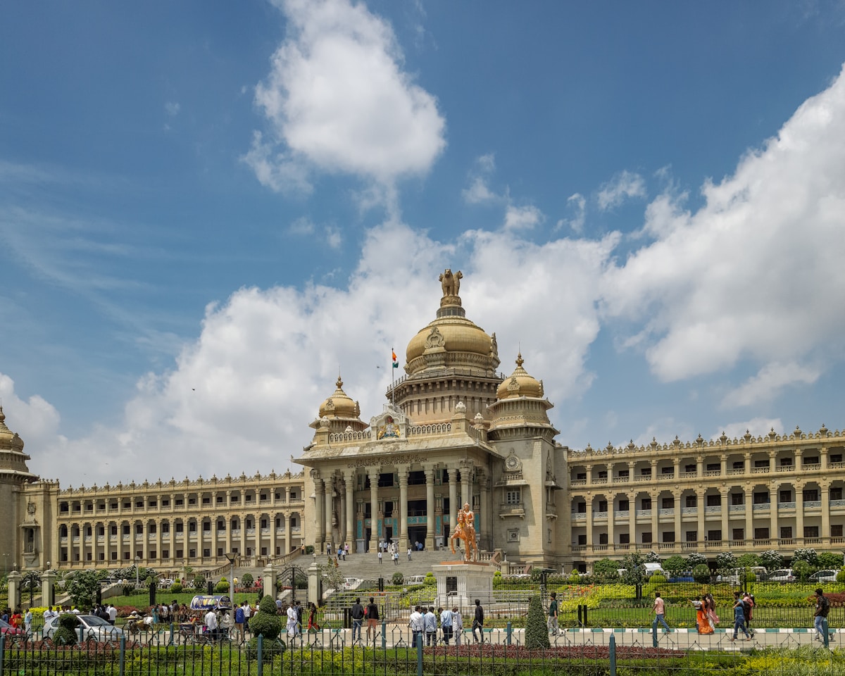 DK Shivakumar की शपथ 3 जून को — ज्योतिषी की सलाह पर Shubh Muhurta, Governor ने दिया Government बनाने का न्योता; Lok Bhavan में होगी ceremony DK Shivakumar की शपथ 3 जून को — ज्योतिषी की सलाह पर Shubh Muhurta, Governor ने दिया Government बनाने का न्योता; Lok Bhavan में होगी ceremony