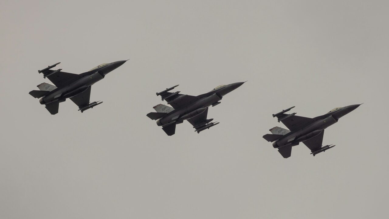 America के Idaho Airshow में 2 Navy Jets की Mid-Air Collision — चारों Pilots ने किया Safe Eject