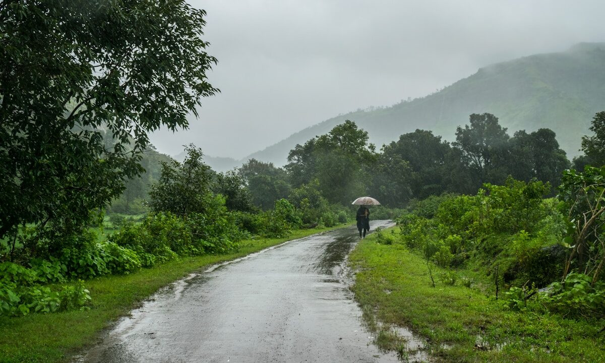 Monsoon 2026 Update: Kerala के बाद अब Karnataka-Goa में दस्तक — जून में कब-कहाँ पहुँचेगा Monsoon? Delhi-Mumbai-Bengaluru की full timeline