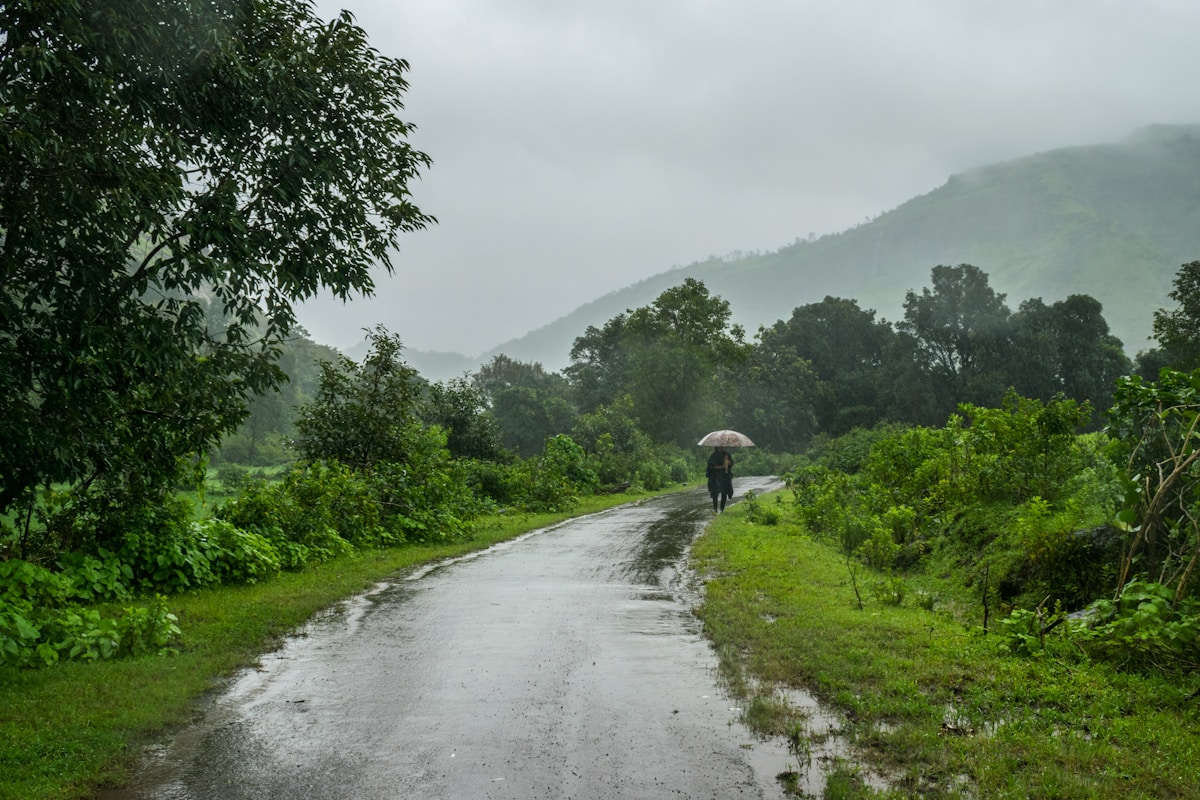 Monsoon 2026 Update: Kerala के बाद अब Karnataka-Goa में दस्तक — जून में कब-कहाँ पहुँचेगा Monsoon? Delhi-Mumbai-Bengaluru की full timeline