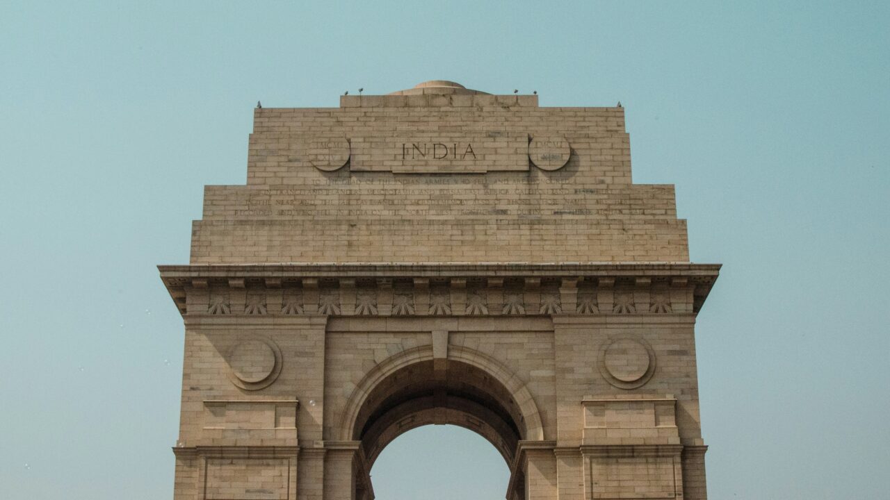 SIR विवाद और गहराया — खरगे, राहुल गांधी और ममता बनर्जी ने राष्ट्रपति मुर्मू से मिलकर CEC ज्ञानेश कुमार के इस्तीफे की मांग की