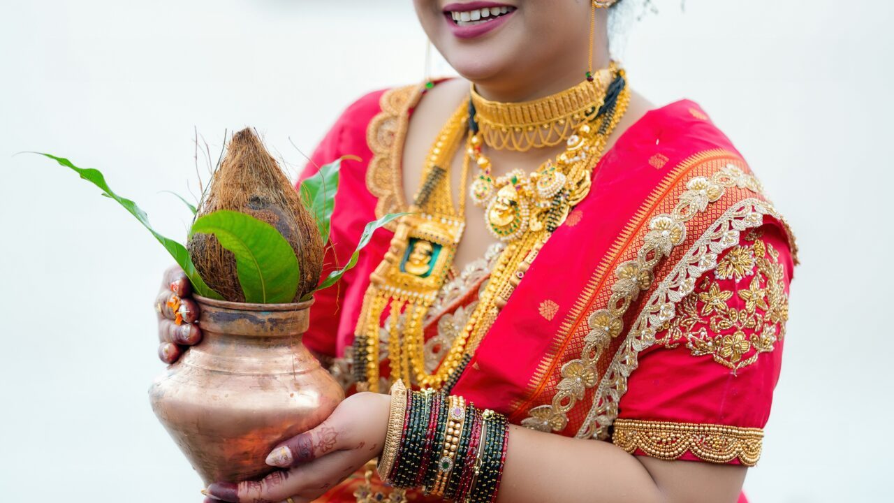 शारदीय नवरात्रि 2026 शुरू — घटस्थापना मुहूर्त आज, मां शैलपुत्री की पूजा, जानें पूरे 9 दिन का कैलेंडर